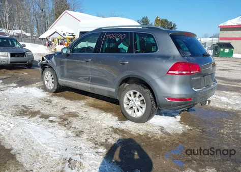 2014 Volkswagen Touareg 3.6L Sport z USA, uszkodzony, nr VIN WVGEF9BP3ED012285